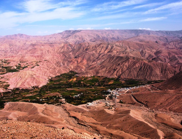 Jacango_nel_sud_del_Peru,_dalla_vetta_del_Cerro_Baul._24_gennaio_2010,_foto_di_Giovanni_Pais_Becher